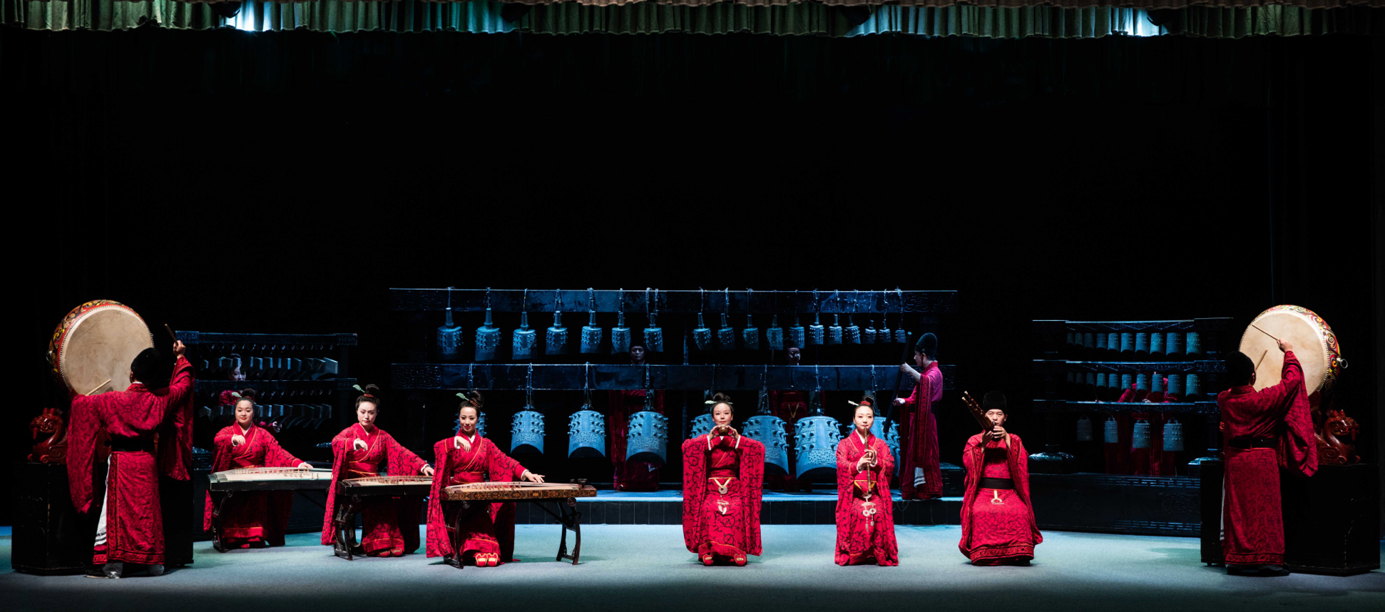 亚洲精品久久久久中文第一幕