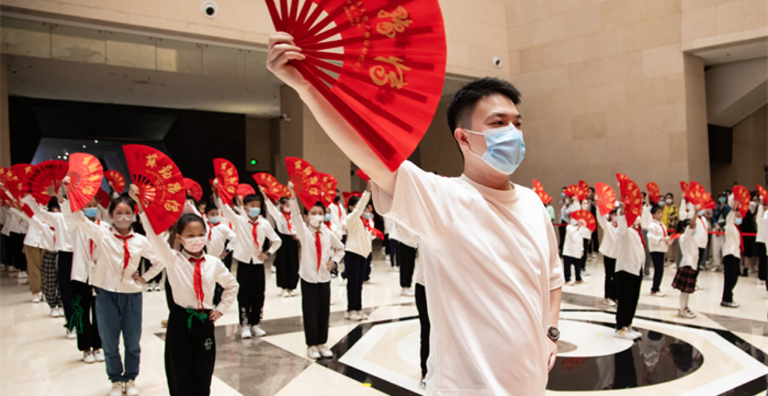 亚洲精品久久久久中文第一幕