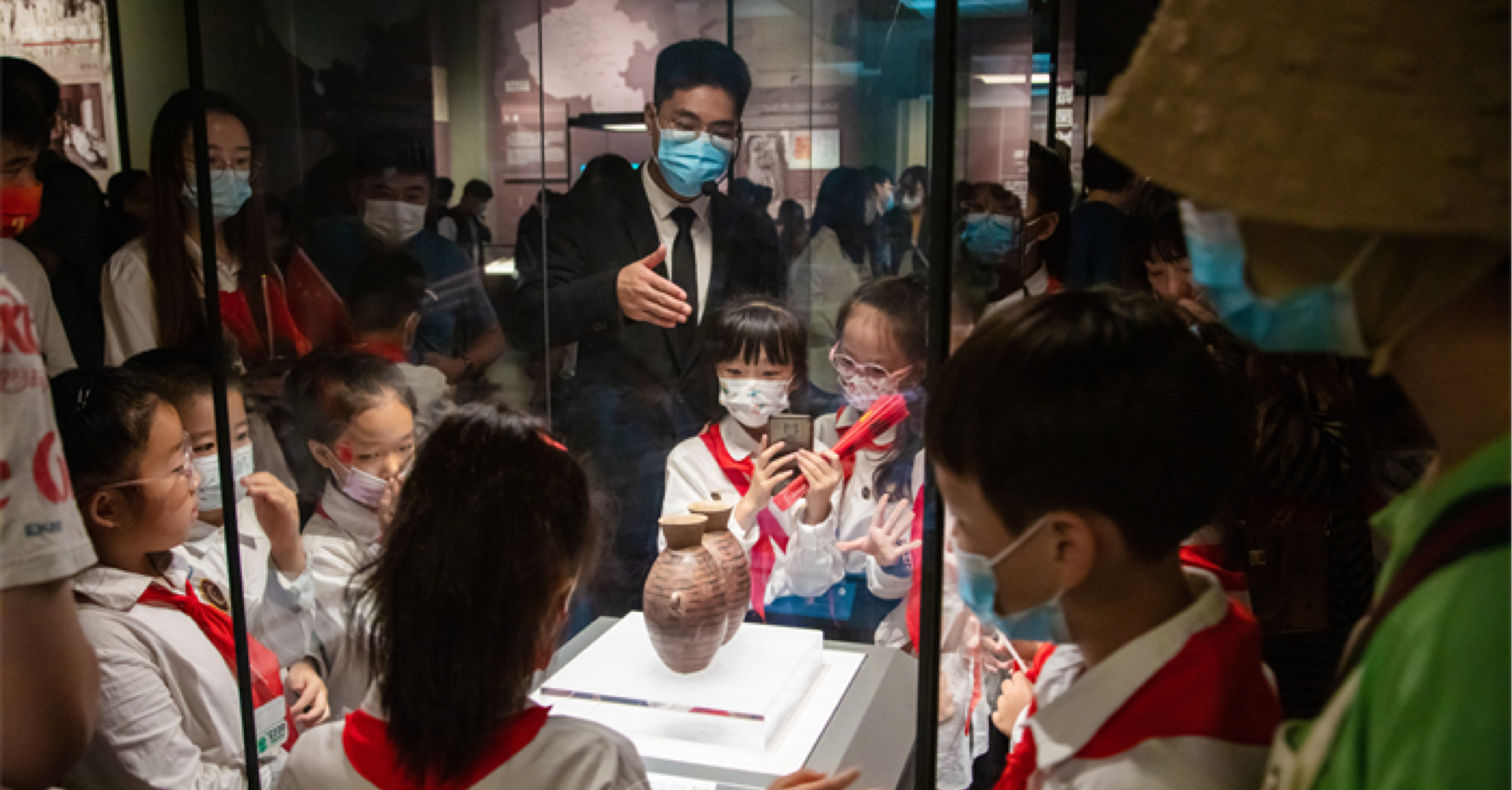 亚洲精品久久久久中文第一幕