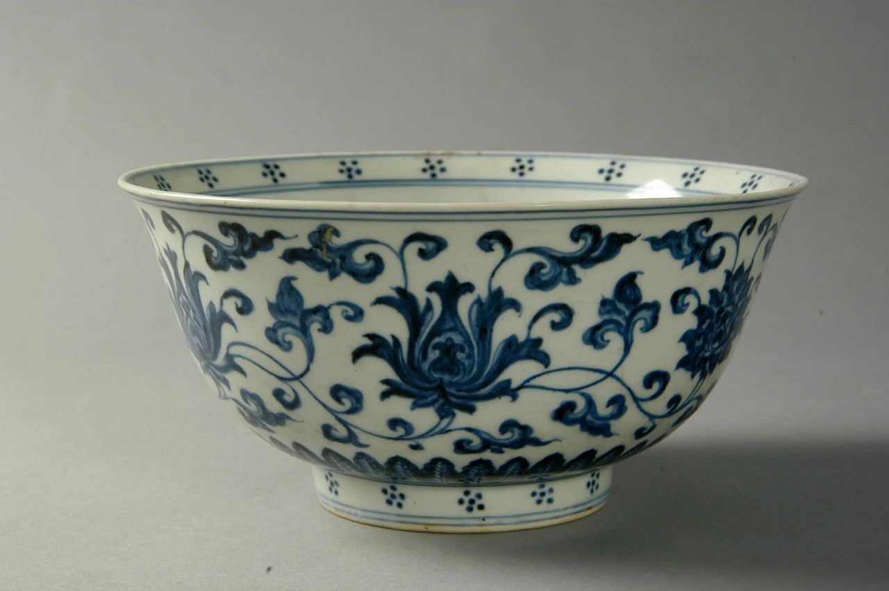 亚洲精品久久久久中文第一幕