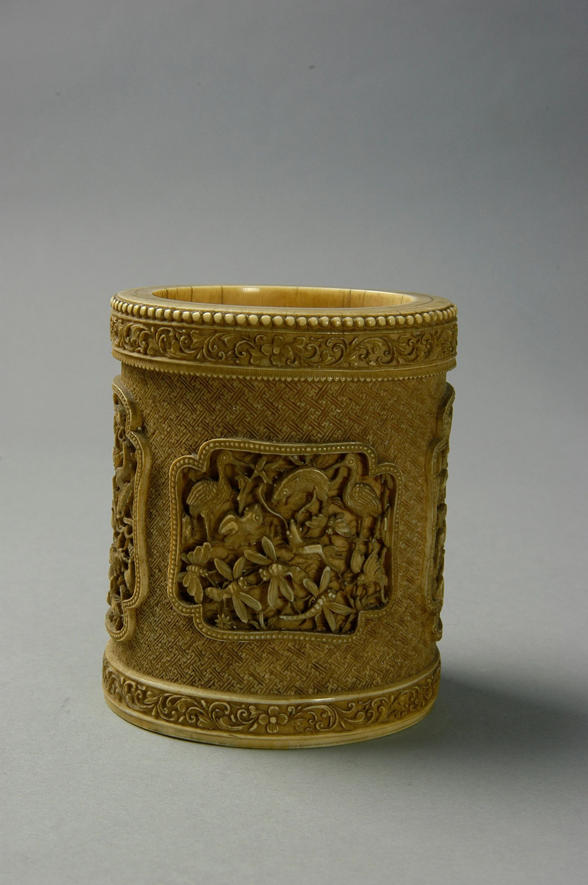 亚洲精品久久久久中文第一幕