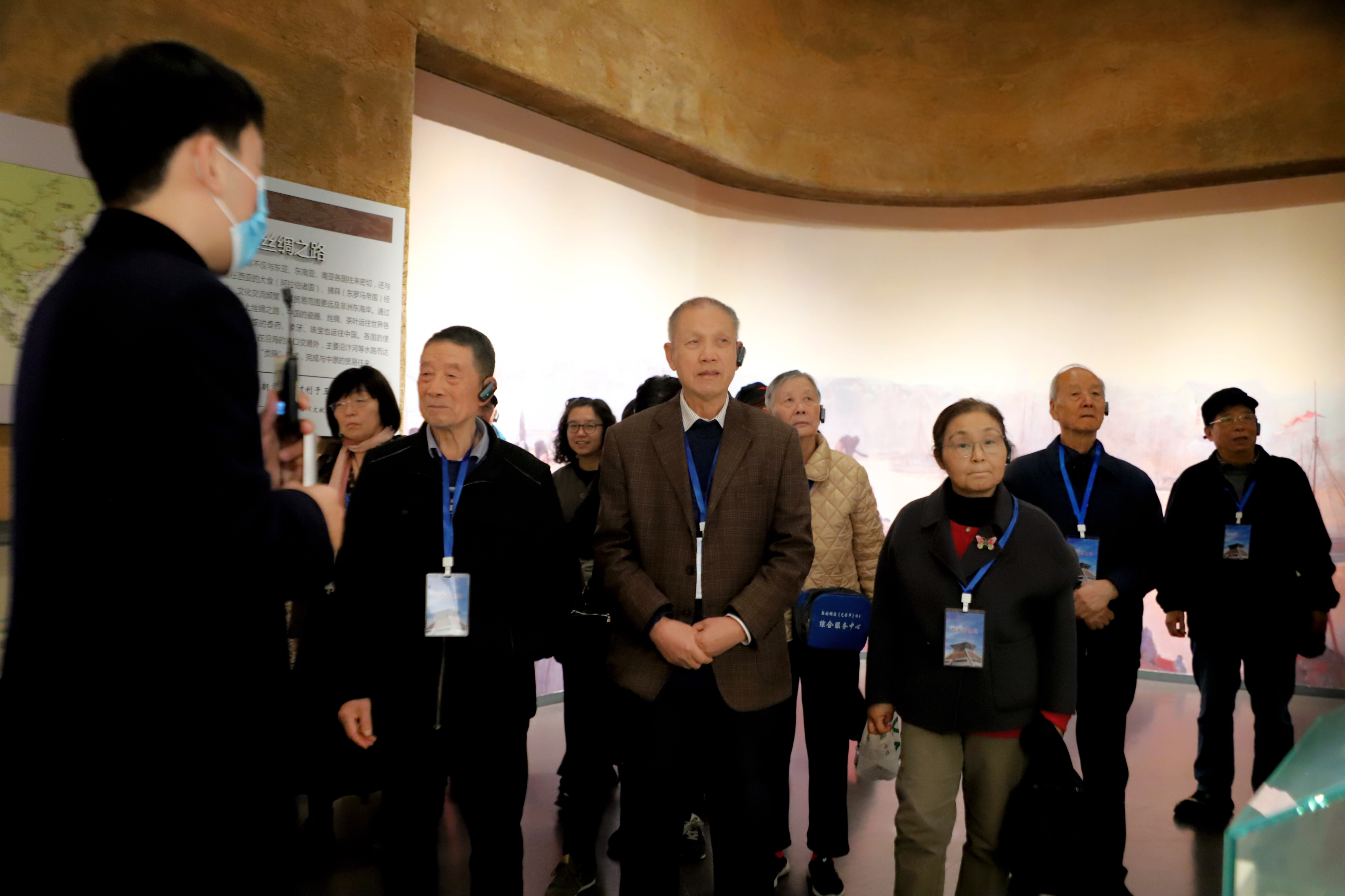 亚洲精品久久久久中文第一幕