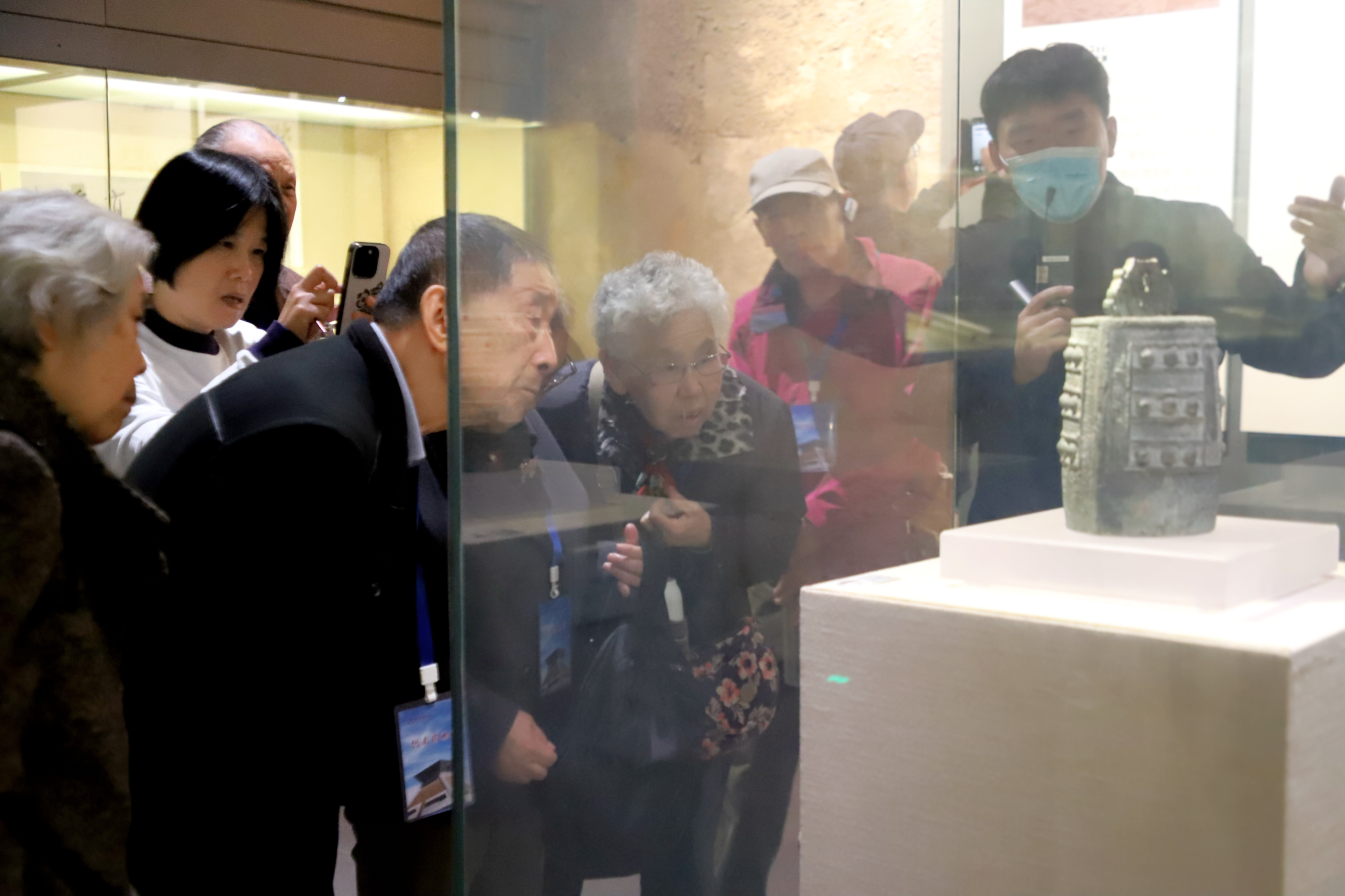 亚洲精品久久久久中文第一幕