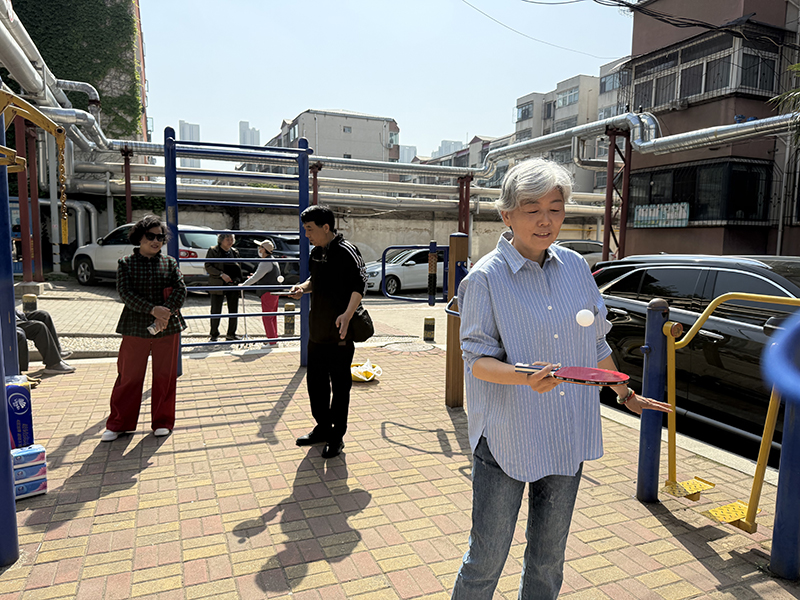 颠乒乓球项目踊跃参加.jpg